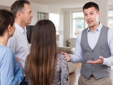 Минстрой: государство должно регулировать работу риэлторов