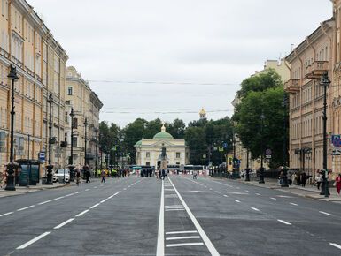 В Петербурге после ремонта открыли движение по Невскому проспекту