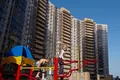 Двор обустроен для прогулок и отдыха.