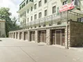 В пристроенном блоке размещено 8 гаражей. Фото от 26.06.2015 г.