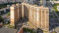 На первых этажах каждого дома расположены коммерческие помещения. . Аэрофотосъемка от 07.09.2020.