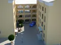 Внутри жилого комплекса образован уютный внутренний дворик с парковкой.