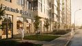 На первых этажах комплекса расположены коммерческие помещения.