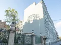 Вид с торца здания.