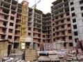 Квартиры, потолки в которых 2,8 метра, новоселы получат без отделки. Июль 2013 года.