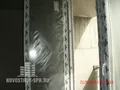 В 1-комнатных и 3-комнатных квартирах роль окна из кухни на лоджию выполняет застекленная дверь. Фото от 21.08.2013 года.