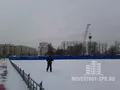 Вдоль Невы то и дело проносились бодрые лыжники, в основном пенсионного возраста.