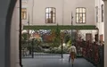 Попасть в приватный двор и жилые корпуса могут только жители с помощью индивидуального IP-ключа.