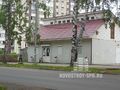 В радиусе 2 км расположены гипермаркет «Призма», «Макдональдс», «Евразия». Фото от 22.08.2013 года.