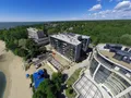 Песчаный берег залива в районе расположения ЖК «H-Home» оборудован пляжами.