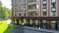 На первых этажах всех новостроек расположены коммерческие помещения. Аэрофотосъемка от 08.09.2020.