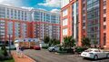 Для автомобилистов построено несколько паркингов, в некоторые из них можно спуститься на лифте со своего этажа.