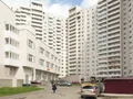 На территории ЖК предусмотрены встроено-пристроенные помещения под магазины, офисы и кафе. Фото от 17.08.2015 г.