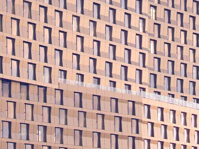 YE’S LEADER оснащен самыми современными системами на базе IP-технологий: пожарной сигнализацией, системами оповещения и управления эвакуацией, безопасности, контроля доступа и видеонаблюдения, кабельного телевидения, телефонии и доступа в Internet. YE’S LEADER (Yes Лидер)|Новострой-СПб