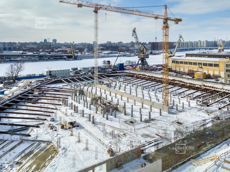 Выполнены работы по откопке котлованов всех секций. Окончен монтаж распорной системы шпунтового ограждения котлована. Близки к окончанию работы по устройству ростверка автостоянки №3, выполнено 90%. Ведутся работы по армированию и бетонированию стен ...