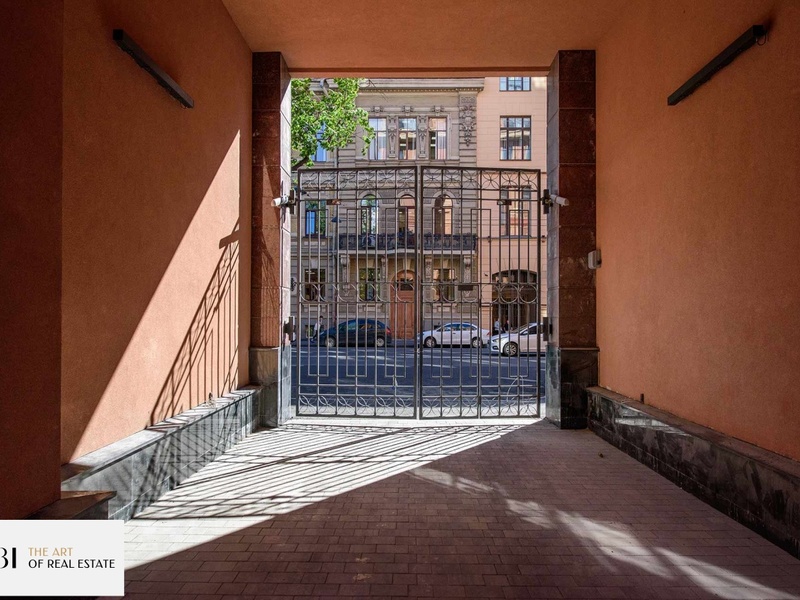 На строительстве ArtStudio выполнен основной объем строительных работ, получено заключение о соответствии, готовимся к сдаче объекта в эксплуатацию. В июне полностью завершили кровельные работы, монтаж дверей, устройство полов в паркинге. Подходят к ...