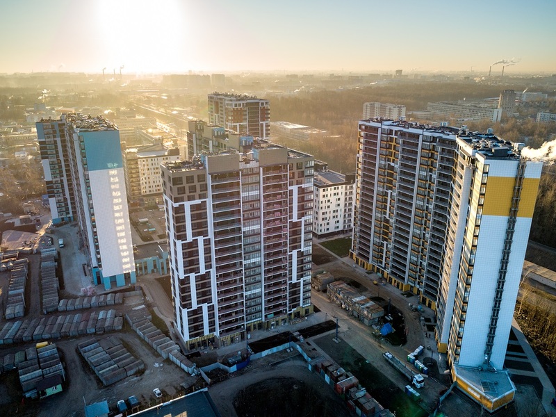 По корпусу 6 получен ЗОС, ожидаем разрешения на ввод в эксплуатацию, завершаются работы.
По корпусу 7 получен ЗОС. Завершаются основные работы. Выполняются отделочные работы.