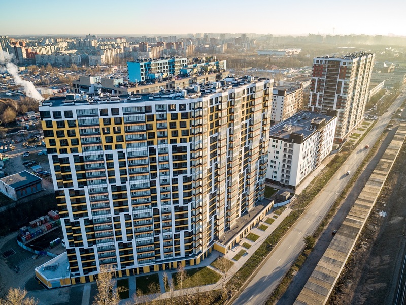 По корпусу 6 получен ЗОС, ожидаем разрешения на ввод в эксплуатацию, завершаются работы.
По корпусу 7 получен ЗОС. Завершаются основные работы. Выполняются отделочные работы.