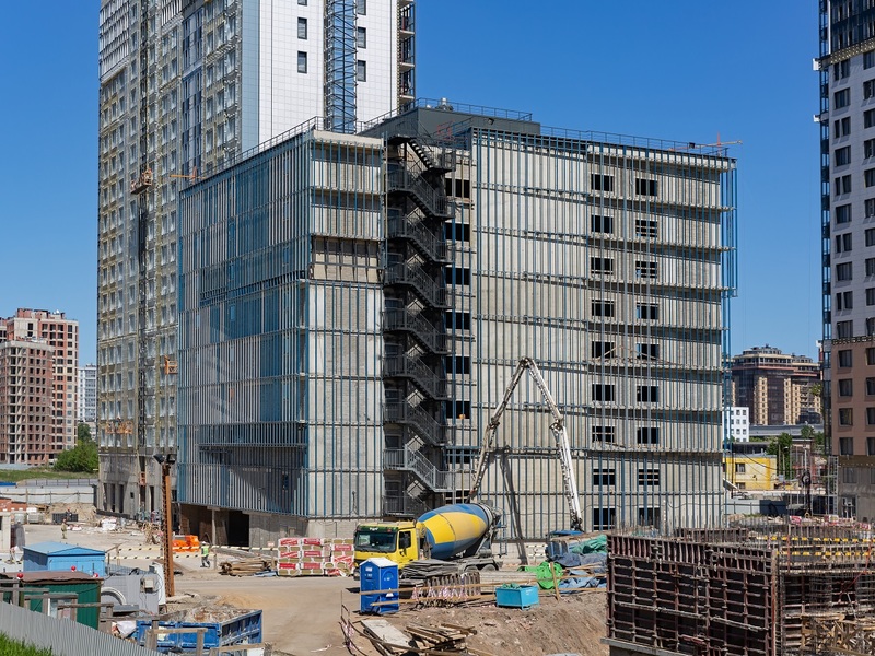 
	Монтаж металлоконструкций.
	Штукатурные фасады.
	Навесные фасады.
	Установка витражей.
	Внутренние электромонтажные работы.
	Монтаж системы отопления.
	Устройство водомерных узлов.
	Монтаж системы вентиляции.
	Монтаж слаботочных сетей.
	М...