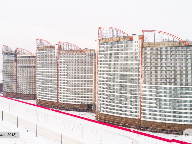 Ведутся работы по устройству кровли